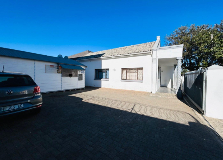 Commercial Property for Sale in Southernwood Eastern Cape